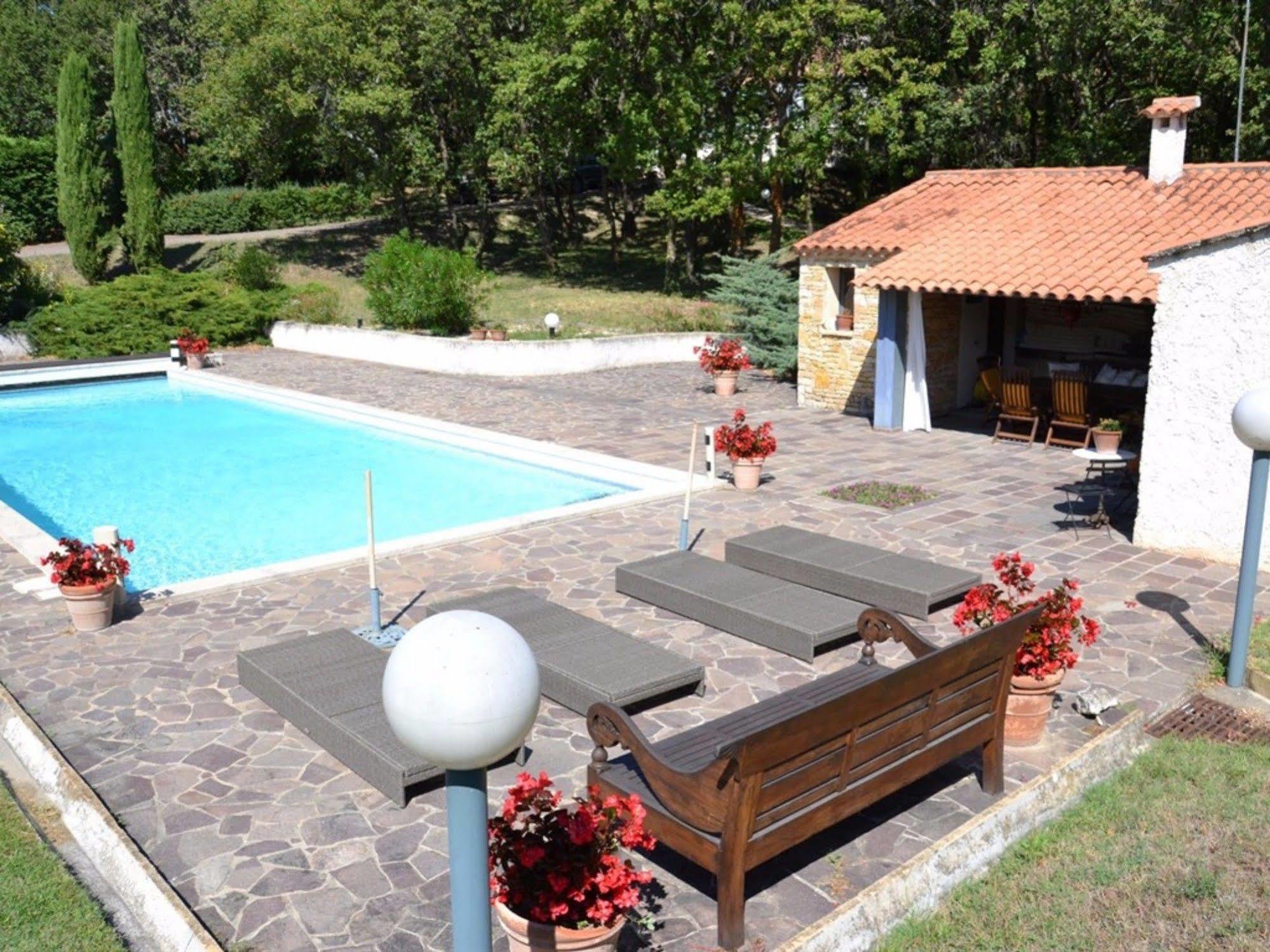 La Deviniere Hotel Donzere Ngoại thất bức ảnh